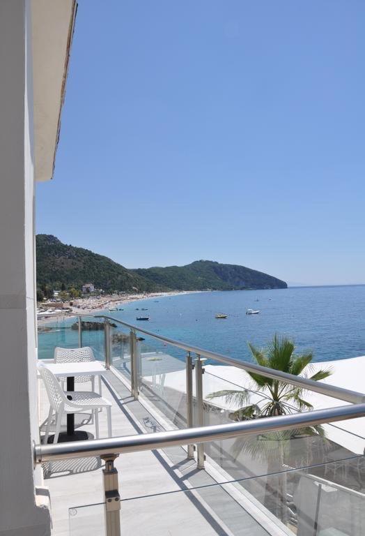Guesthouse Riviera XH&M Dhërmi Eksteriør billede