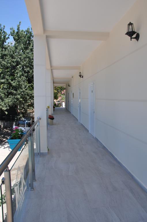 Guesthouse Riviera XH&M Dhërmi Eksteriør billede